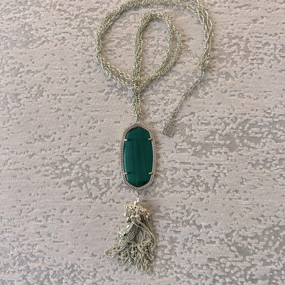 Kendra Scott Rayne in Gold/Emerald Cat’s Eye
